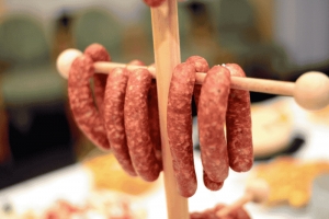 ไส้หมูหมักเกลือคืออะไร? ทำไมถึงได้รับความนิยม
